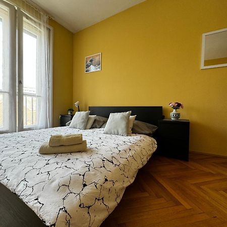Extralarge Queen Room In The Heart Of Bratislava With Terrace Esterno foto