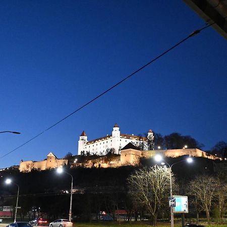Extralarge Queen Room In The Heart Of Bratislava With Terrace Esterno foto