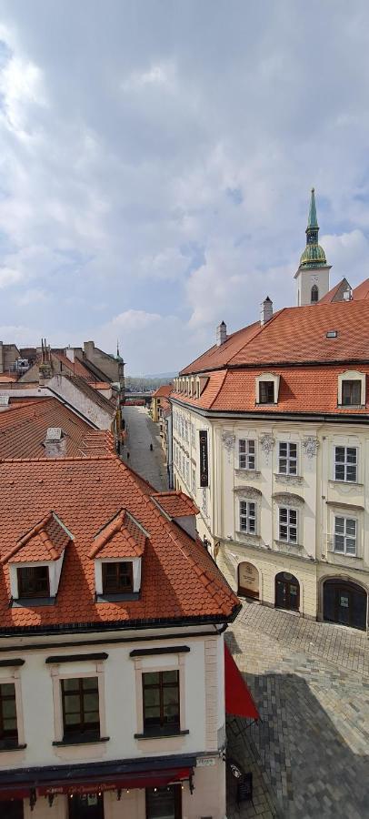Extralarge Queen Room In The Heart Of Bratislava With Terrace Esterno foto