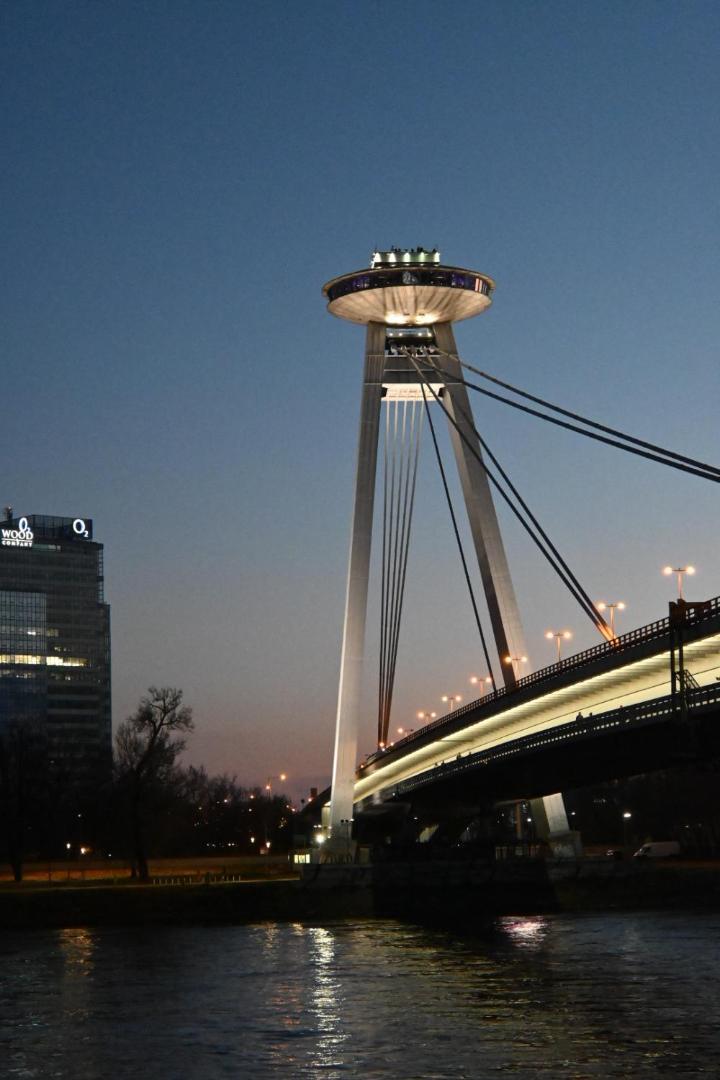 Extralarge Queen Room In The Heart Of Bratislava With Terrace Esterno foto
