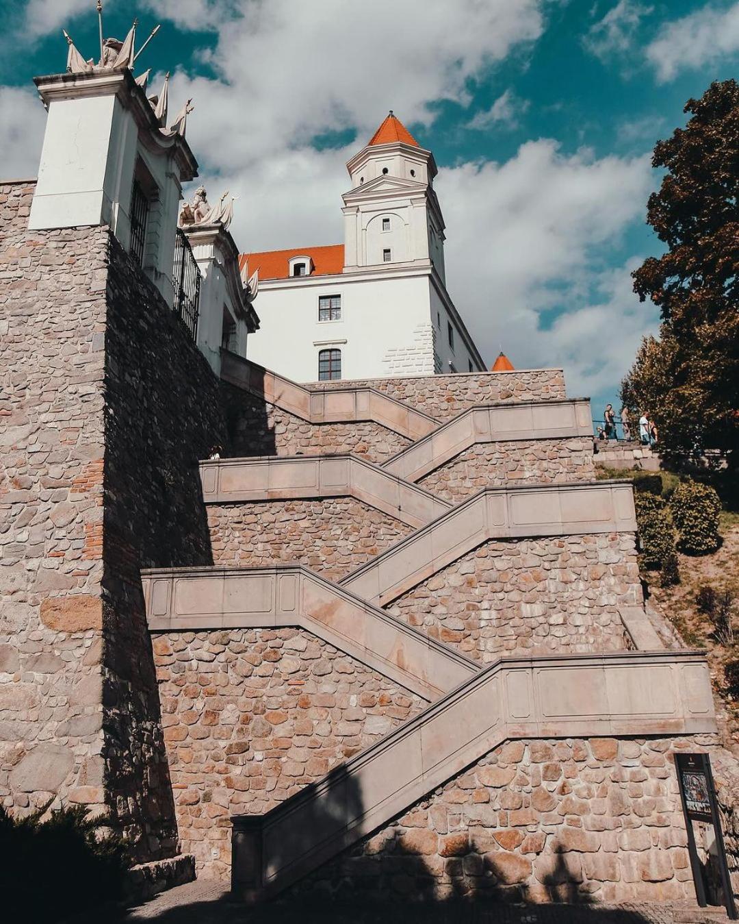 Extralarge Queen Room In The Heart Of Bratislava With Terrace Esterno foto