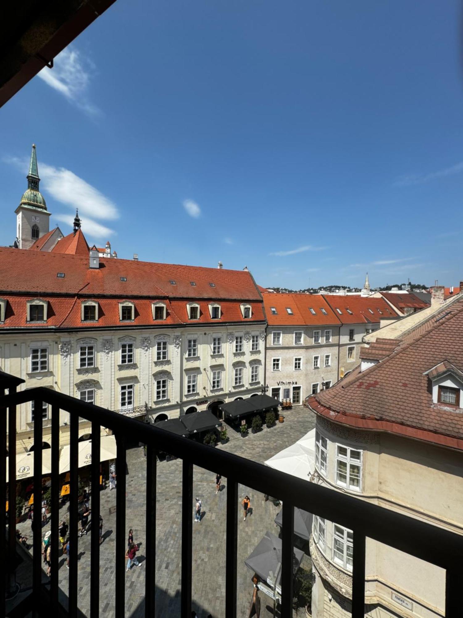 Extralarge Queen Room In The Heart Of Bratislava With Terrace Esterno foto