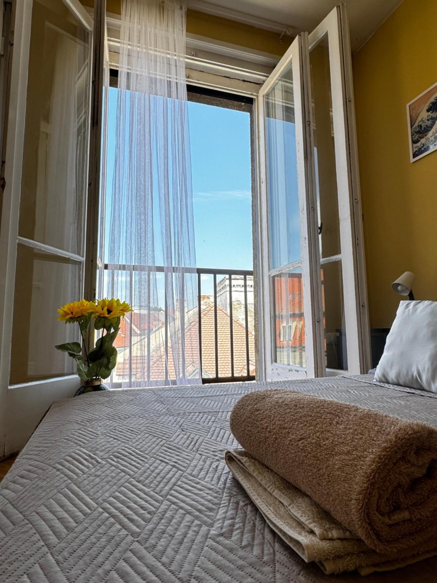 Extralarge Queen Room In The Heart Of Bratislava With Terrace Esterno foto