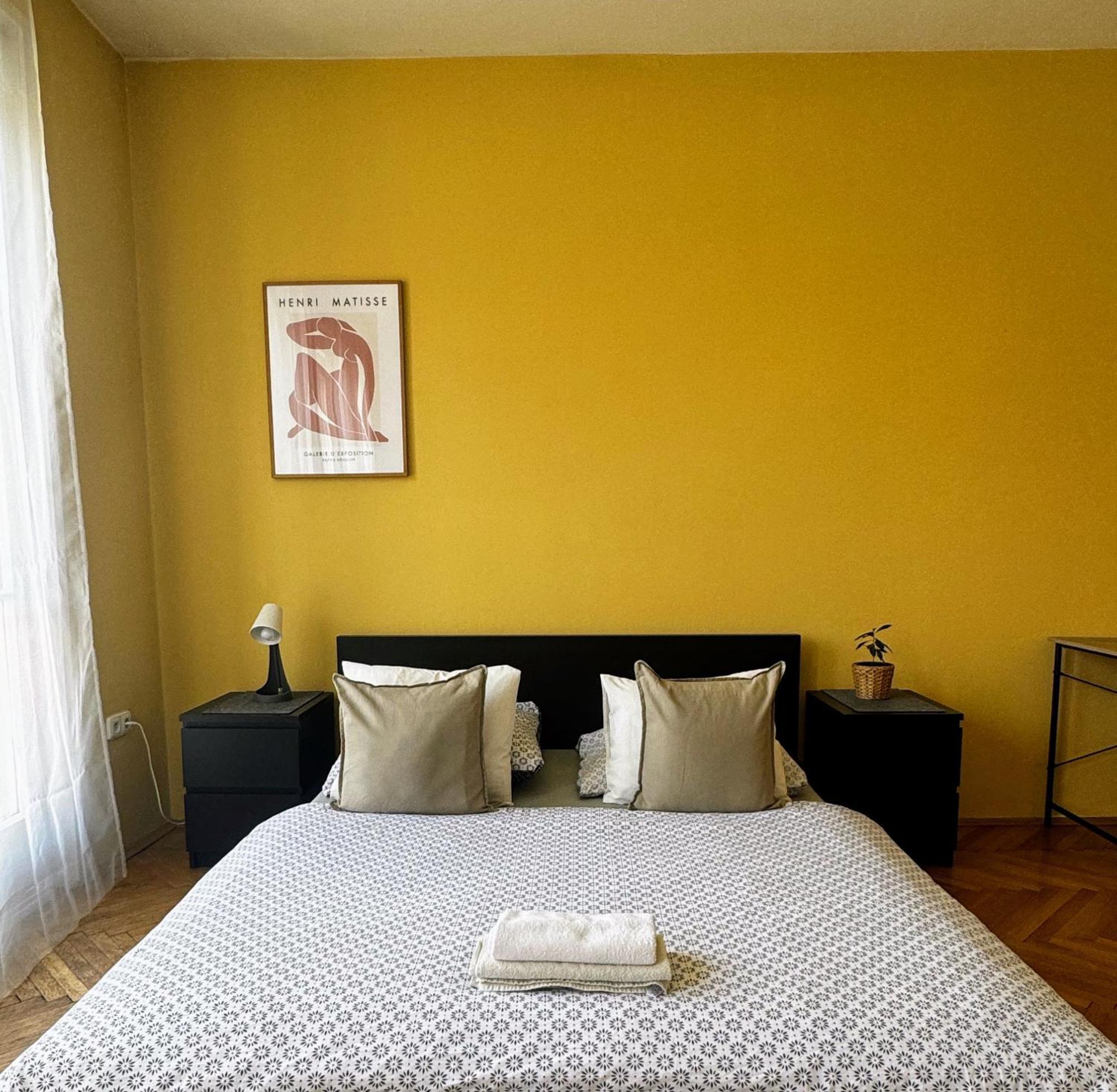 Extralarge Queen Room In The Heart Of Bratislava With Terrace Esterno foto