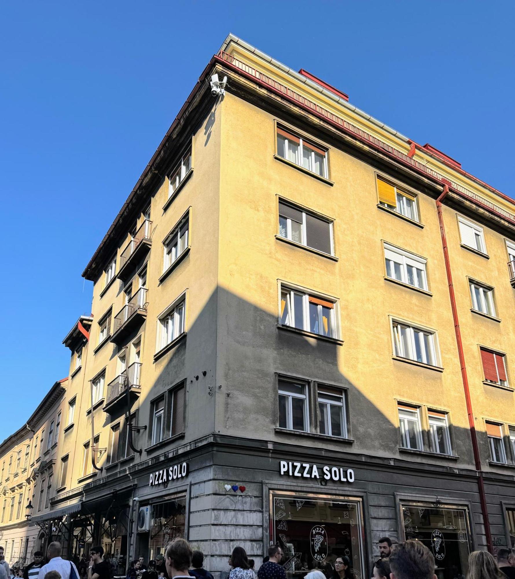 Extralarge Queen Room In The Heart Of Bratislava With Terrace Esterno foto