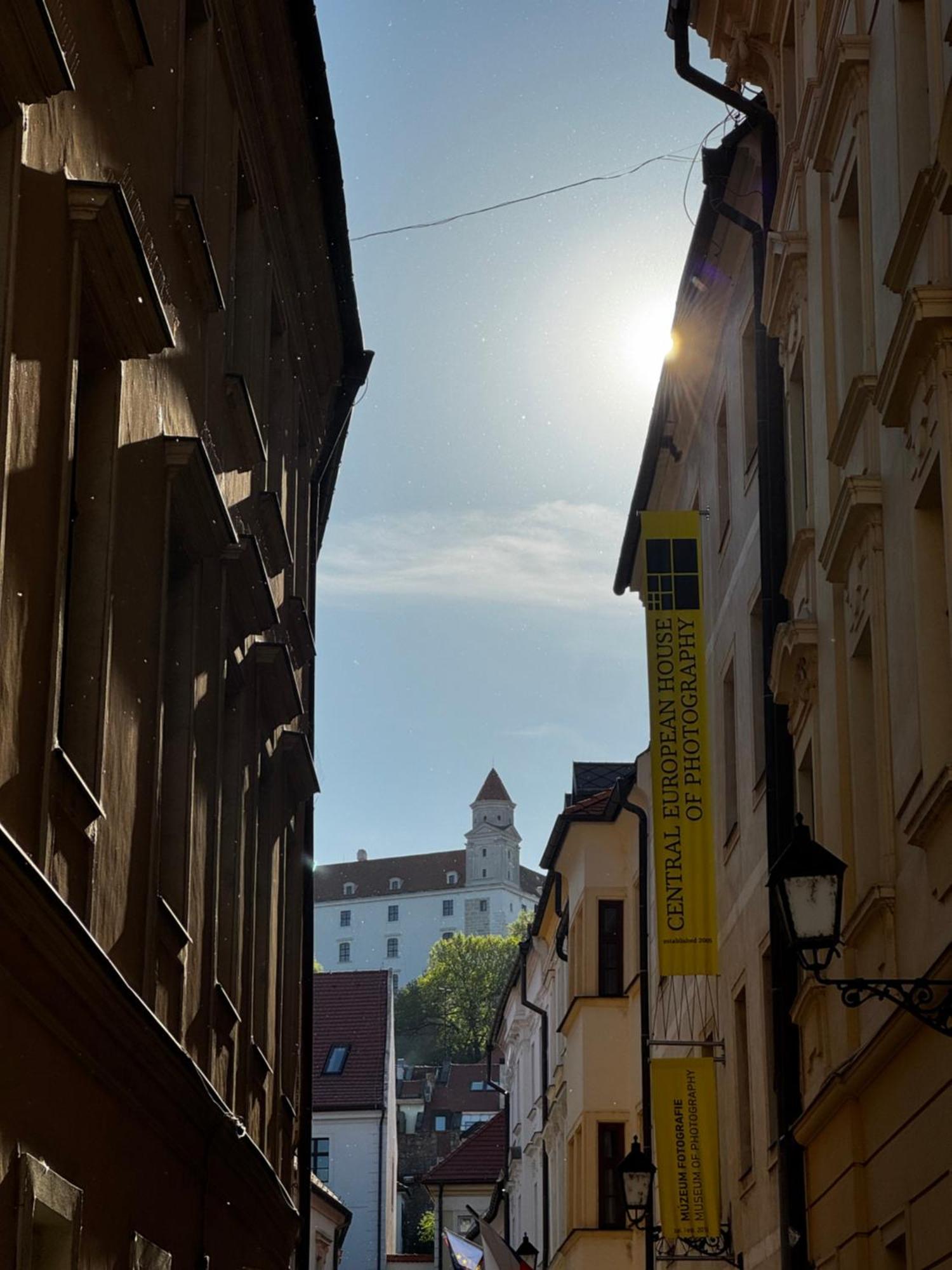 Extralarge Queen Room In The Heart Of Bratislava With Terrace Esterno foto